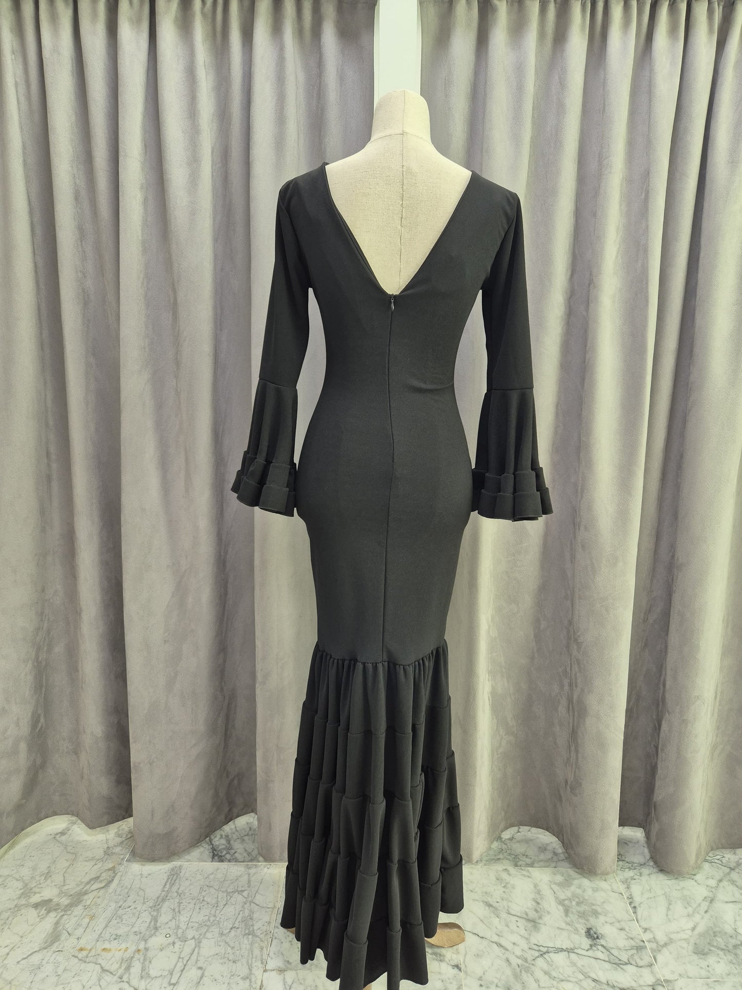 VESTIDO NEGRO CANASTERO