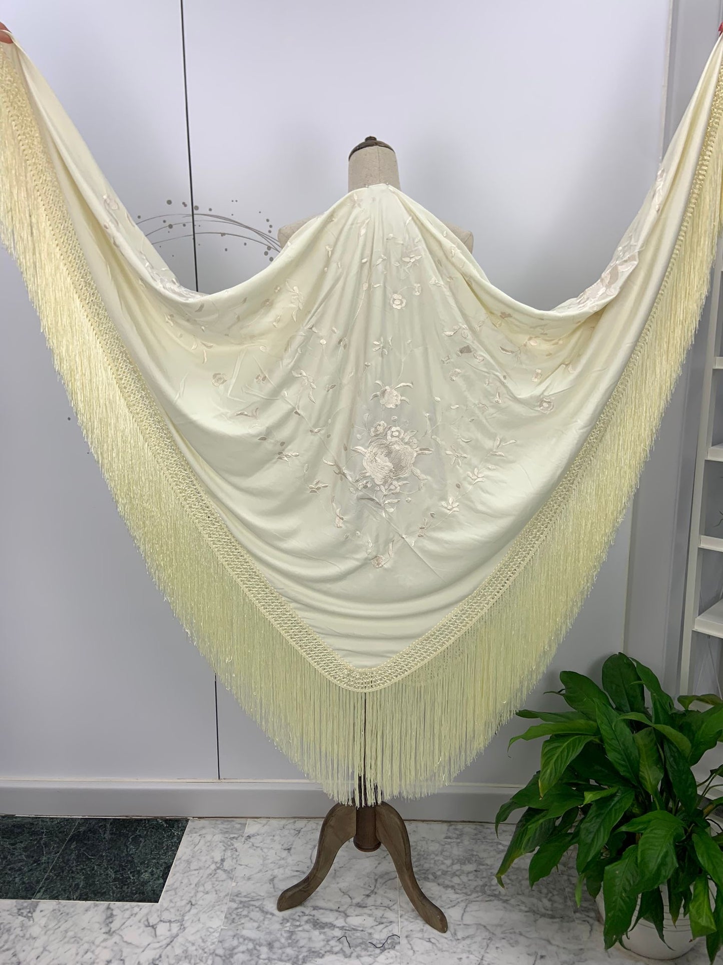 MANTON CUADRADO BORDADO GRANDE