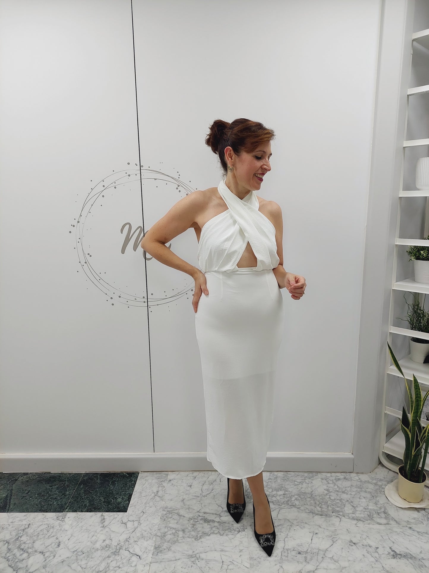 VESTIDO MIDI CUELLO HALTER BLANCO