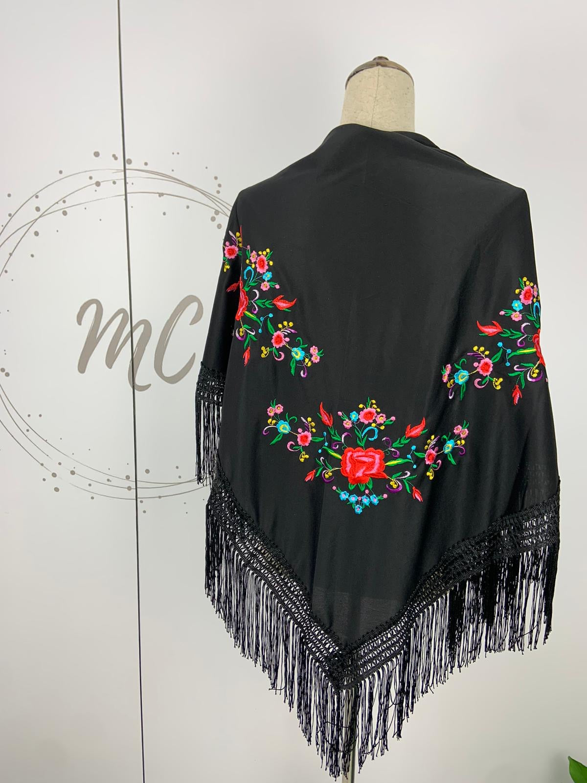 MANTON MEDIANO BORDADO