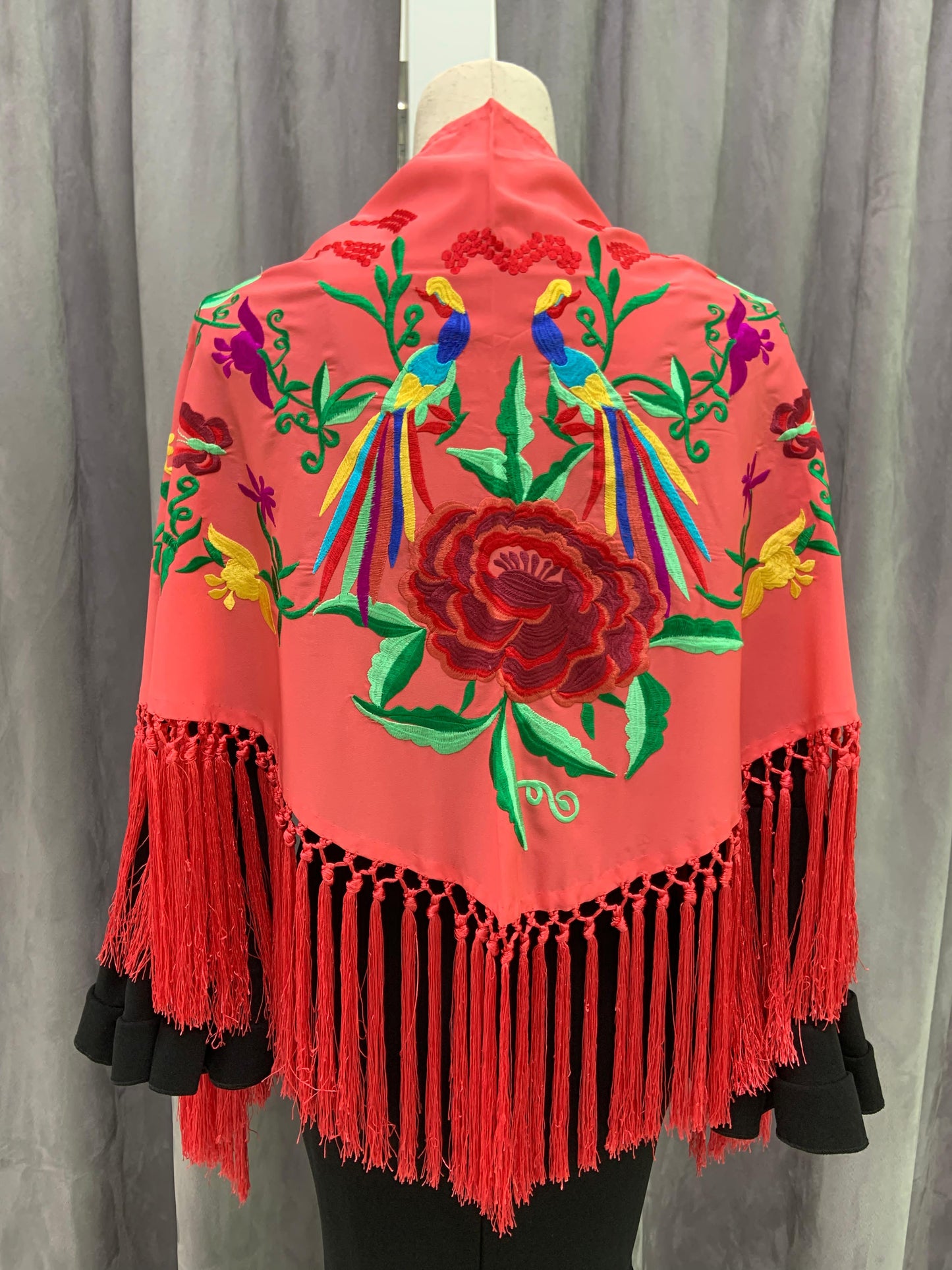 MANTON SEDA BORDADO COLIBRI