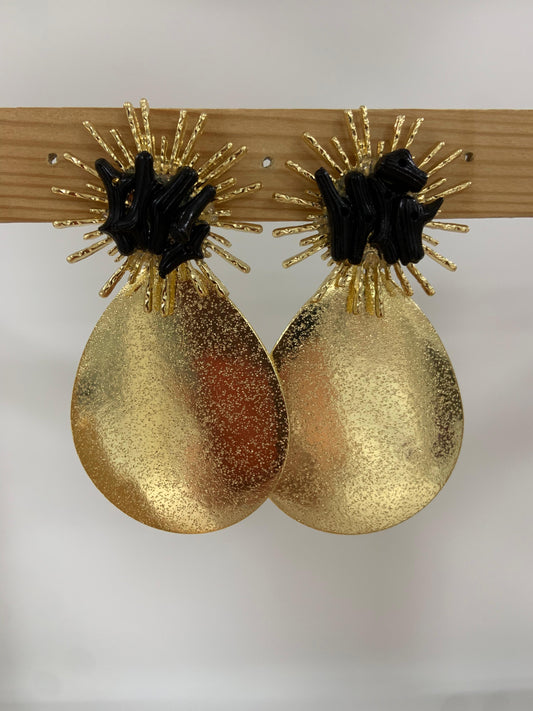 PENDIENTES DORADO BROCADO NEGRO