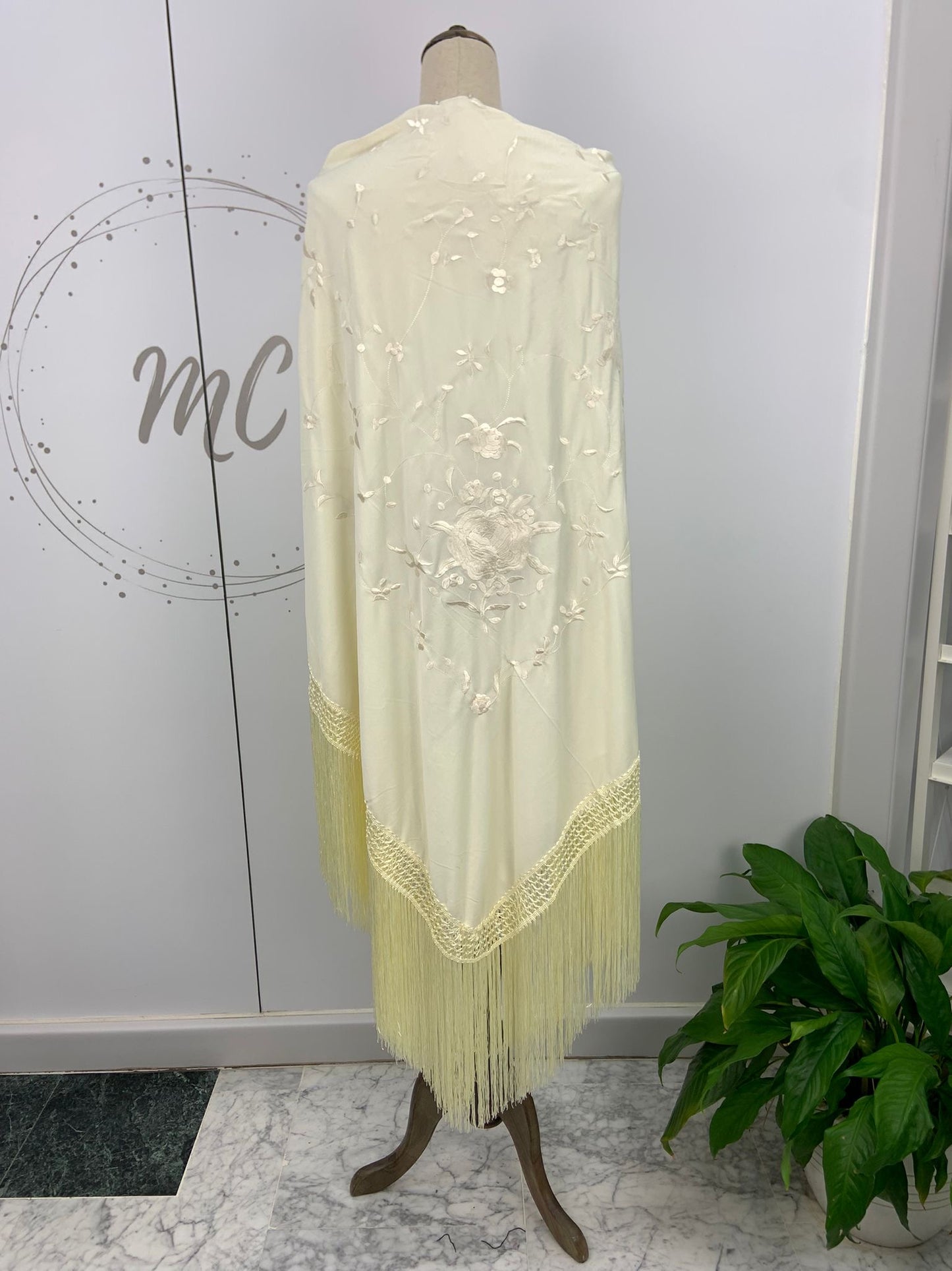 MANTON CUADRADO BORDADO GRANDE