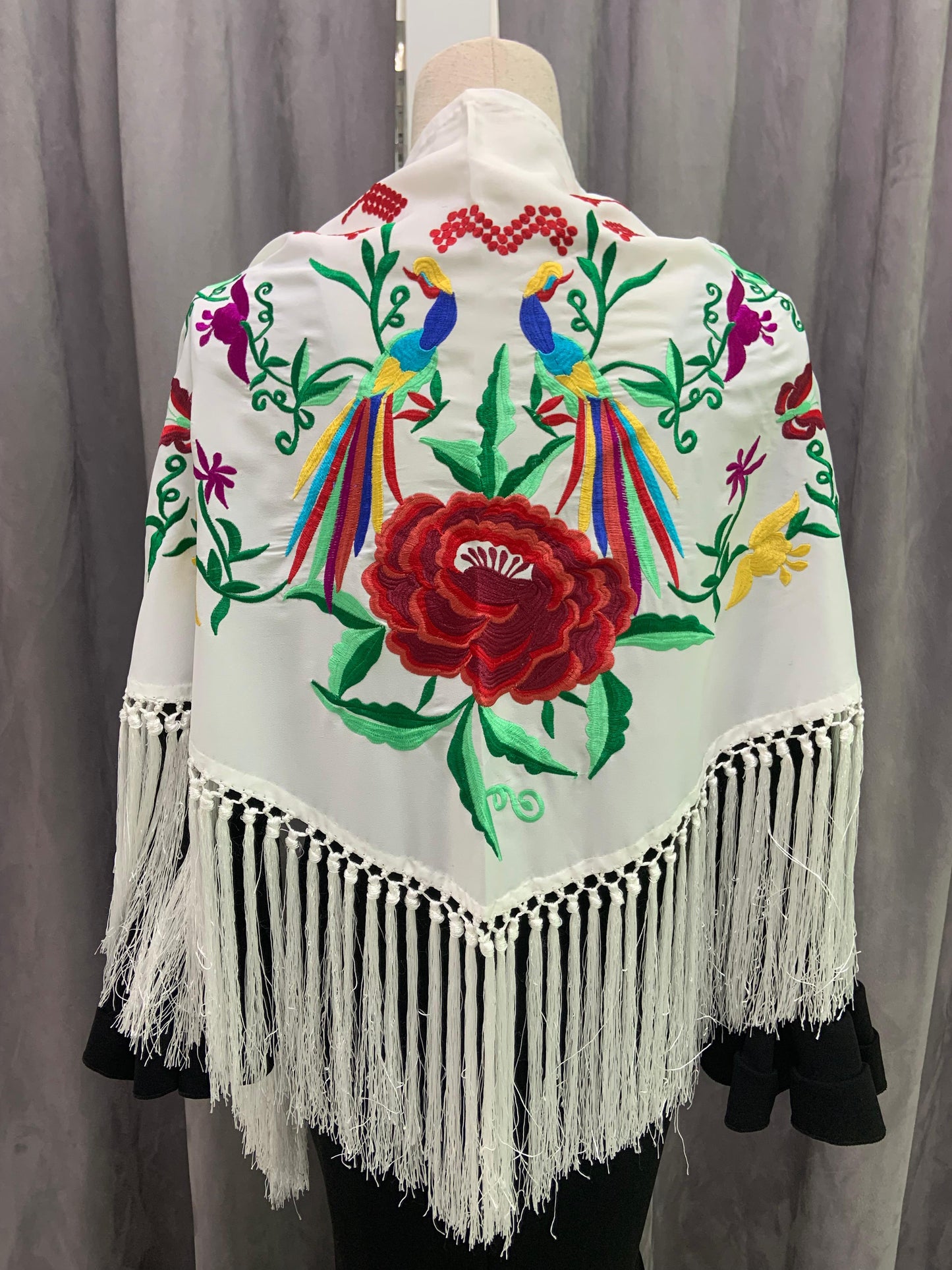 MANTON SEDA BORDADO COLIBRI