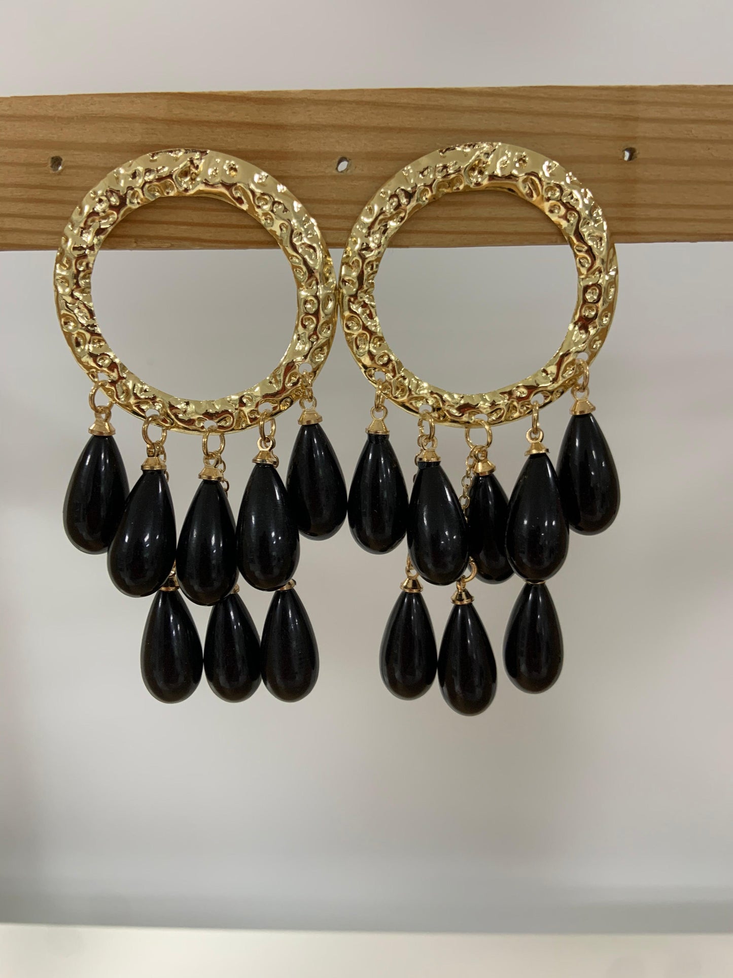 PENDIENTES ARO DORADO Y CORAL