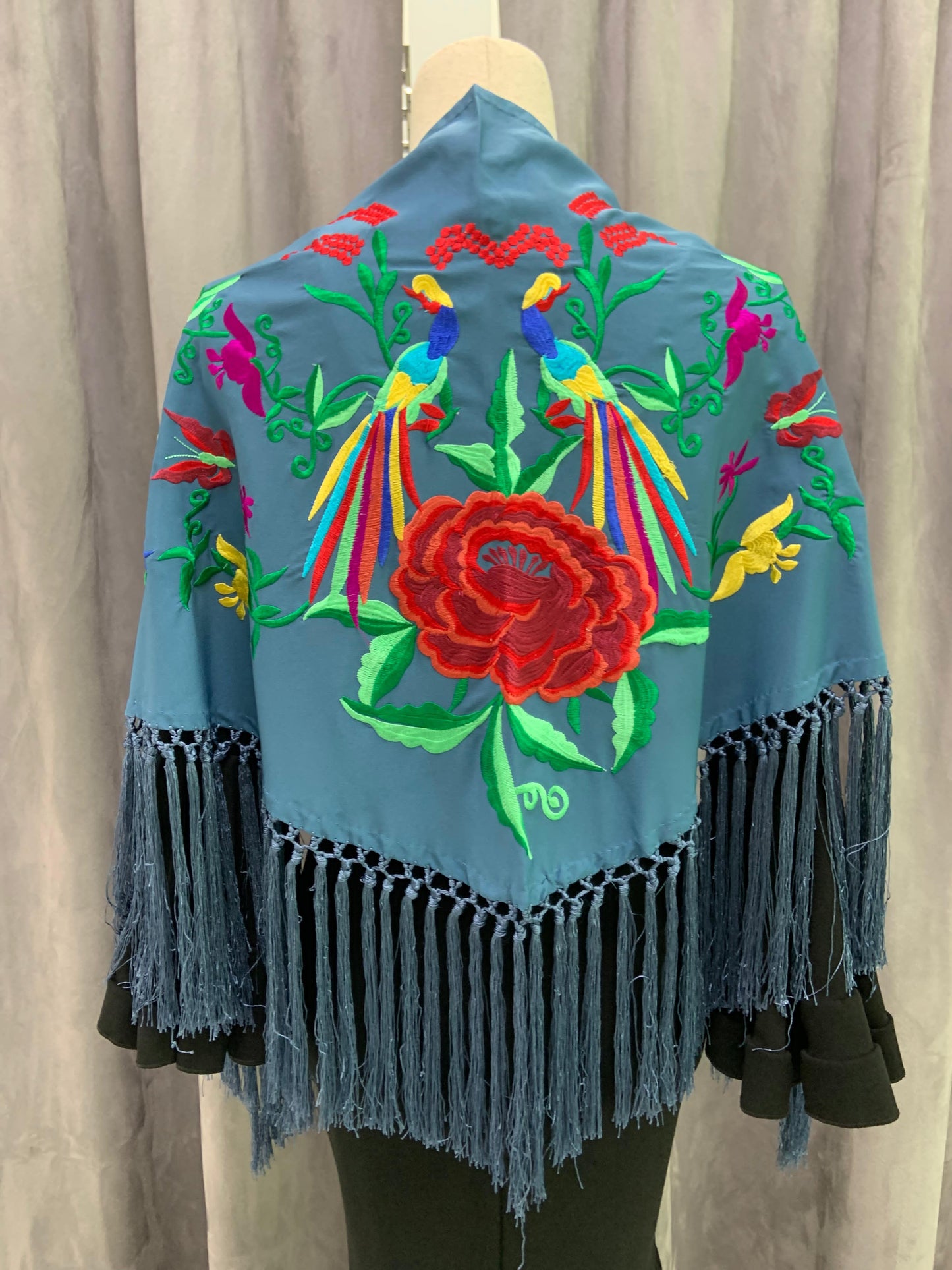 MANTON SEDA BORDADO COLIBRI