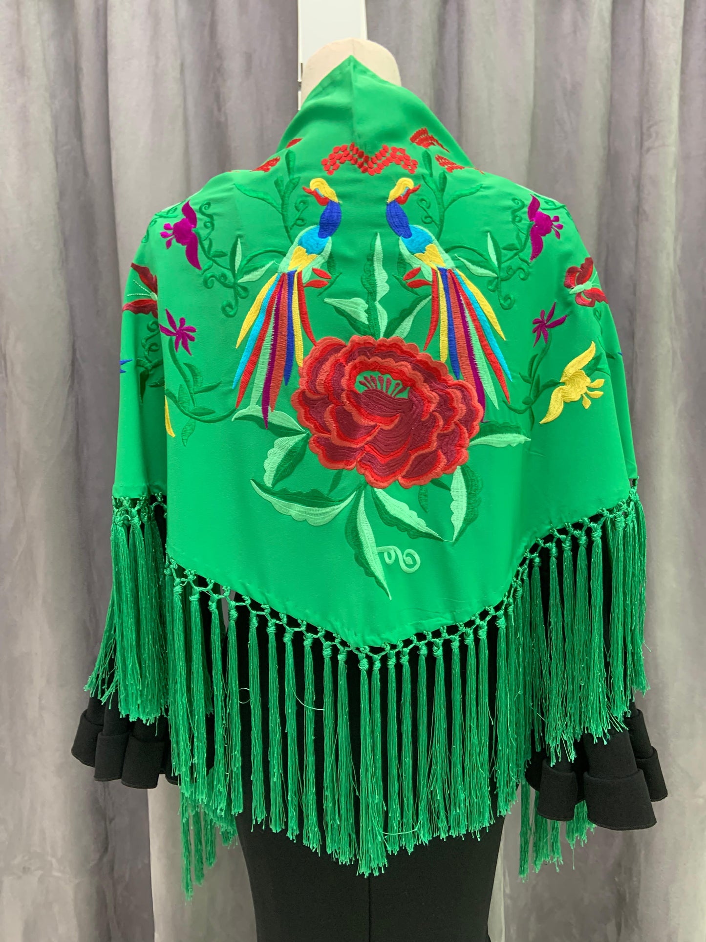 MANTON SEDA BORDADO COLIBRI