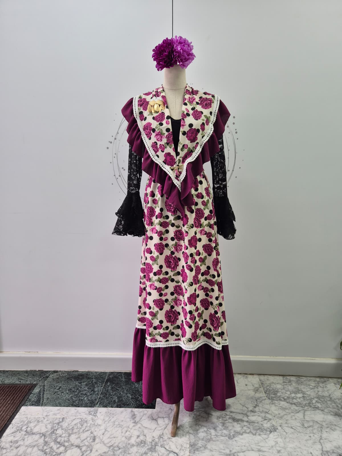 CONJUNTO PICO Y FALDA ROMERIA