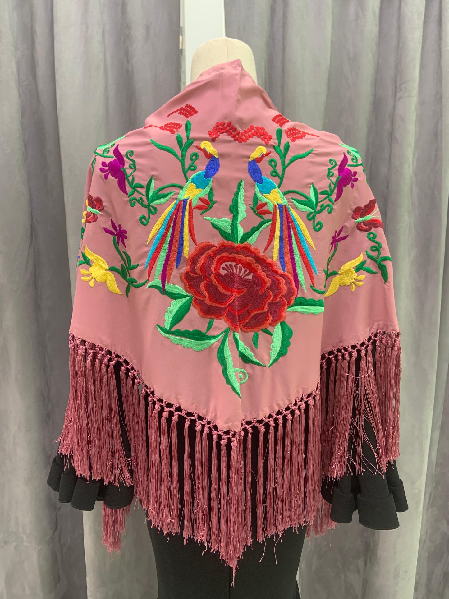 MANTON SEDA BORDADO COLIBRI