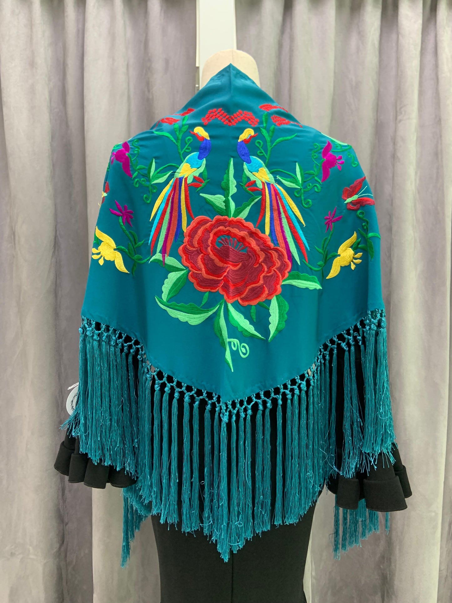 MANTON SEDA BORDADO COLIBRI